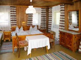 Apartment Bauernhaus Schusterhäusl by Interhome