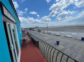 Affordable beachfront Apartment with balcony Sleeps 8, apartment in Wildwood