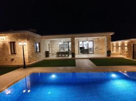 Villa Yermanina, отель в городе Yeroskipou, рядом находится Paphos Waterpark