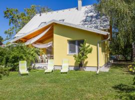 Holiday Home Francois by Interhome, kotedžas mieste Balatonberenis