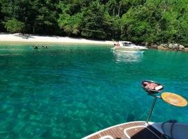 Passeios de lancha em Angra dos Reis, hotel in Angra dos Reis