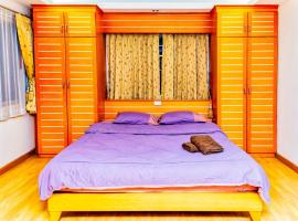 JOLLY GUESTHOUSE & RESTAURANT, pet-friendly hotel in Pattaya Central