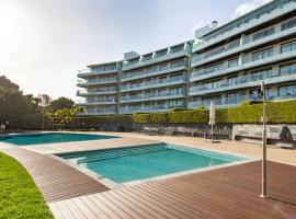 ALTIDO Superb Apt with Terrace, Pool and Spa in Cascais
