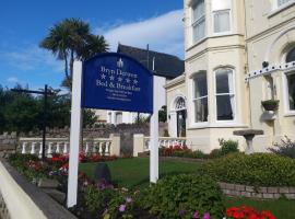 Bryn Derwen with Private Car Park, five-star hotel in Llandudno