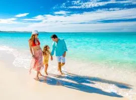 Walk to the Beach at Sunny Isles