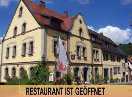 Hotel-Gasthof Die Post Brennerei Frankenhöhe, מלון עם חניה בSchillingsfürst
