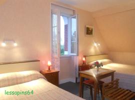 Les Sapins, hotel v destinaci Ousse