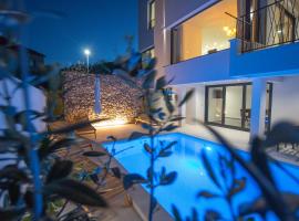 Villa Sea Silhouette: Žman şehrinde bir lüks otel