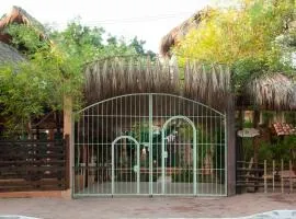 M a r e a V i v a -Linda y tranquila casa familiar con hospedaje en el corazón de Zipolite-