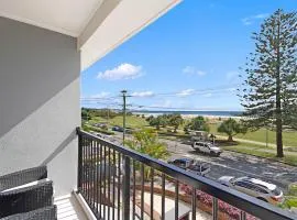 Kirra Vista Apartments Unit 18