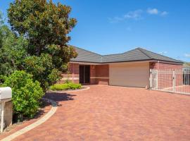 Family Beach Escape, Cottage in Quindalup