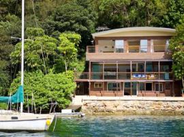 Cottage Point - Paradise Found، فندق في Berowra