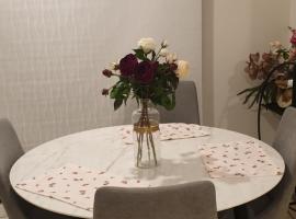 M-city Apartment، فندق في شمال كلايتون
