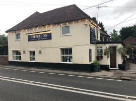 The Bell Inn, hotel with parking in Salisbury