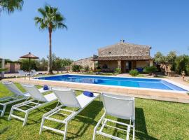 Finca Fonoll, hotel with parking in Santa Margalida