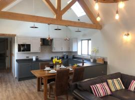 Newly Converted Luxury Barn With Private Hot Tub, hotel en Bodfari