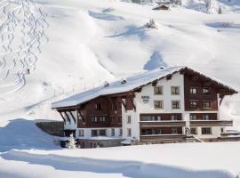 Hotel Ulli, hotell i Zürs am Arlberg