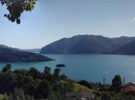 Marone Villa con Giardino Vista Lago Private Parking