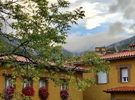 Casa Rural Sierra de Tormantos, hotel in Guijo de Santa Bárbara