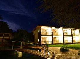 Hunters Lodge, hotel in Twaandu