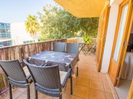 Lovely apartment a few meters from the beach, hotel in Pollença