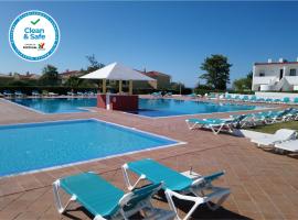 Quinta Das Figueirinhas & Quintinha Village, hotel v destinaci Armação de Pêra