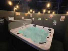 Tigers Wood - 2 bed hot tub lodge with free golf, NO BUGGY