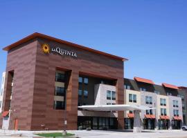 La Quinta Inn & Suites by Wyndham Littleton-Red Rocks, מלון ליד הפארק והאמפיתאטרון רד רוקס, ליטלטון