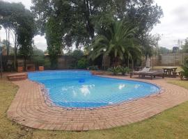SM Africa Guest House, hotel ad Alberton