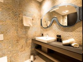 DER WOLF -Suiten, hotel v destinaci Sankt Anton am Arlberg