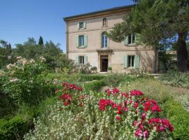 Mansion in Fourn s with Private Pool, holiday home in Fournès