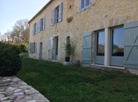 Domaine de Galoubet, Lot , Gîtes de charme, hotel con piscina en Beaumat