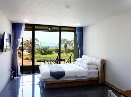 J Raum Resort