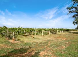 Milawa Vineyard Views - Guesthouse 2, hotel em Milawa