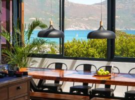 Hout & About Guest House, hotel com spa em Hout Bay