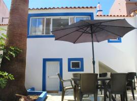 LovelyStay - Casa Palmeira Azul, hotel in Carvoeiro