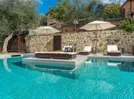 CASALE MONTEGIOVI 6, Emma Villas