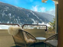 Wunderstay Alpine 403 Centric Studio Balcony/View, holiday rental in Davos