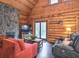 Secluded Gaylord Cabin with Deck, Fire Pit and Grill!, holiday rental in Gaylord
