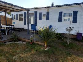 Location mobil home, hotelli kohteessa La Baule