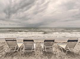 Gulf Getaway with Porch and Direct Beach Access!, hotel com estacionamento em Longboat Key