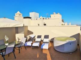 LUXURY PENTHOUSE WITH OCEAN VIEWS &PRIVATE JACUZZI