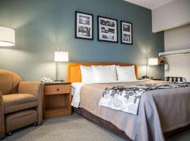 Sleep Inn and Suites Davenport, hotel v mestu Bettendorf