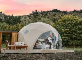 Cross Hill Glamping, hotel with parking in Lake Hawea