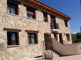 Alojamientos Botica Rural: La Cabrera'da bir kiralık tatil yeri