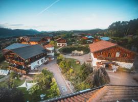 Pineta Natural Chalet, hotel a Coredo