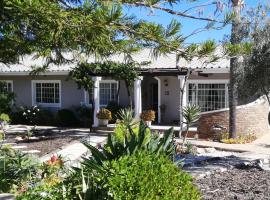 Voni's Cottage, hotel din Vredendal