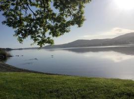 Lakeside Cottage, casa de temporada em Killaloe