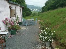 Stables,1 or 2 bedroom Eco earth house, edge of Dartmoor, hotel i South Brent