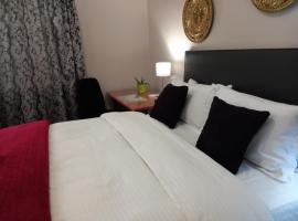 Altenburgh Accommodation - Apartments, hotell med parkering i Somerset East